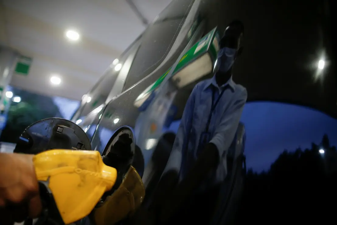 Corte no Diesel: Petrobras Reduz Preço, Mas Subsídio Preocupa 6 Petrobras reduz preço do diesel em R$ 0,35, trazendo alívio aos postos. Entenda os riscos do subsídio governamental e os impactos em Paraguaçu Paulista.
