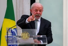 Sem um nome definido pelo PT, o presidente Lula vê adversários saírem na frente na disputa pelo governo de Minas Gerais. Entenda o impacto estratégico.