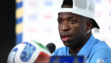 Vinícius Júnior, estrela da Seleção Brasileira, reflete sobre a dolorosa eliminação de 2022 e a preparação para o Mundial. Saiba como o craque se prepara para a estreia do Brasil contra Marrocos.