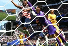 Acompanhe a trajetória dos Estados Unidos na Copa do Mundo 2026! A equipe conquistou sua segunda vitória contra a Austrália (2 a 0), consolidando a liderança no Grupo D e se aproximando da classificação para o mata-mata. Detalhes dos gols e a análise da partida.
