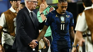 Exames confirmam lesão muscular na coxa direita de Raphinha, atacante da Seleção Brasileira. Entenda o impacto na Copa do Mundo de 2026 e os próximos passos.