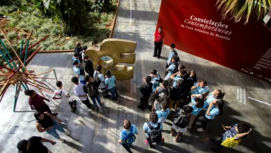 Explore a mostra Constelações Contemporâneas no Teatro Nacional Claudio Santoro. Arte, identidade e cultura reunidas em uma exposição gratuita em Brasília.