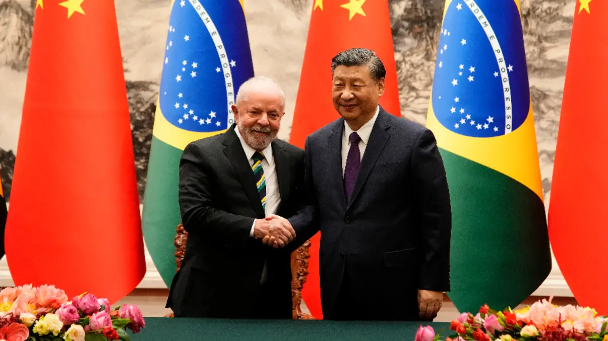 EUA Propõem Tarifa Sobre Carne Brasileira Por Concorrência 6 EUA sugerem nova tarifa de 12,5% sobre a carne bovina do Brasil sob alegações de concorrência desleal e trabalho irregular. Veja o impacto no agronegócio.
