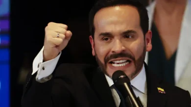 Abelardo de la Espriella recebe credenciais como presidente eleito da Colômbia e promete reconstruir o país com mão firme contra grupos armados.
