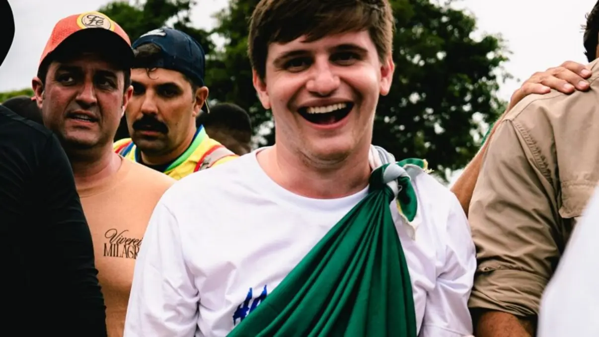 A direita brasileira aposta em jovens influenciadores e vereadores conectados às redes sociais para renovar a Câmara dos Deputados nas eleições de 2026.