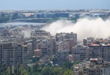 Primeiro bombardeio de Israel contra Beirute após acordo de cessar-fogo reacende conflito com o Hezbollah e gera alerta mundial. Veja os detalhes.