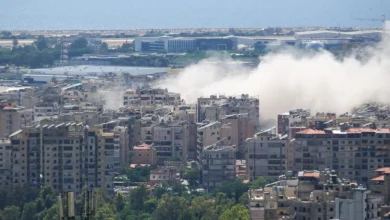 Primeiro bombardeio de Israel contra Beirute após acordo de cessar-fogo reacende conflito com o Hezbollah e gera alerta mundial. Veja os detalhes.