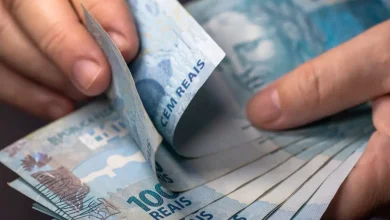Atenção investidor: resgatar títulos IPCA+ antes do vencimento pode causar perdas de até metade do capital devido à marcação a mercado. Saiba como evitar.