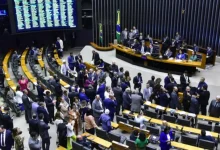 Pesquisa mostra que a maioria dos brasileiros não lembra em quem votou para o Legislativo em 2022. Entenda o impacto dessa desconexão com a política.