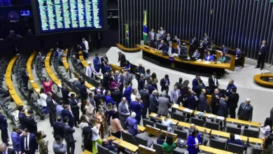 Pesquisa mostra que a maioria dos brasileiros não lembra em quem votou para o Legislativo em 2022. Entenda o impacto dessa desconexão com a política.