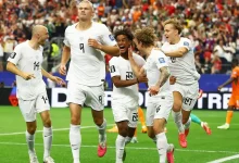 A Noruega de Haaland superou a Costa do Marfim por 2 a 1 e enfrentará o Brasil nas oitavas de final da Copa do Mundo. Descubra os detalhes do confronto histórico e a invencibilidade norueguesa!