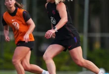 Descubra por que Marta, a maior jogadora brasileira, é a principal referência para as estrelas da poderosa seleção feminina dos EUA, que enfrenta o Brasil em amistosos cruciais.