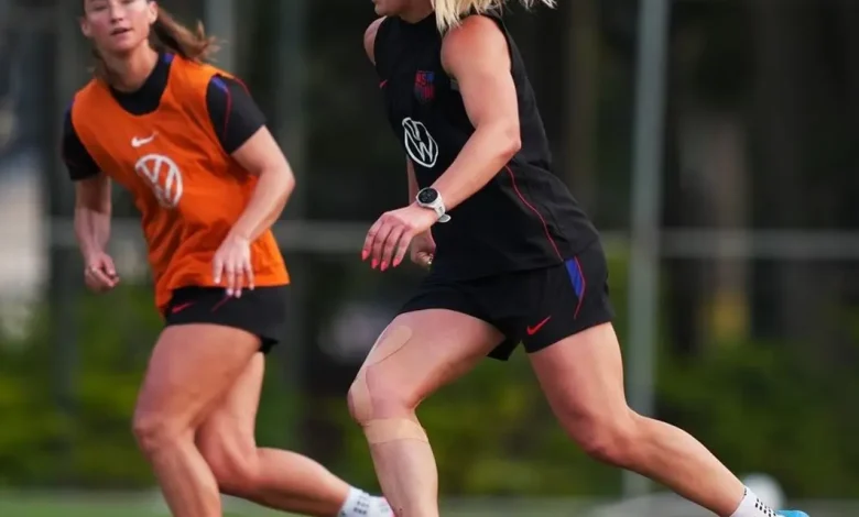 Descubra por que Marta, a maior jogadora brasileira, é a principal referência para as estrelas da poderosa seleção feminina dos EUA, que enfrenta o Brasil em amistosos cruciais.