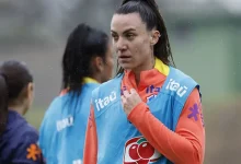 Zagueira Paloma Maciel sofre grave lesão no LCA e agrava crise no futebol feminino do Cruzeiro. Entenda a série de contusões e o que está sendo feito para investigar.