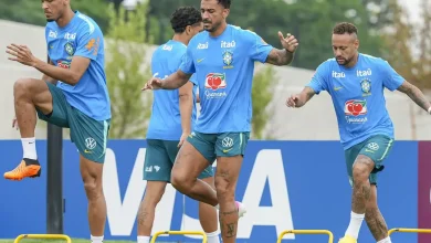 Acompanhe a Folha de Paraguaçu! A Seleção Brasileira embarcou para Houston, Texas, em busca da vitória no primeiro jogo eliminatório da Copa do Mundo. Não perca!