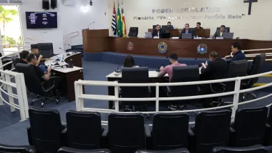 Em sessão extraordinária, a Câmara de Paraguaçu Paulista aprovou verbas para saúde e esporte, a LDO de 2027 e novos perímetros urbanos. Veja as decisões.