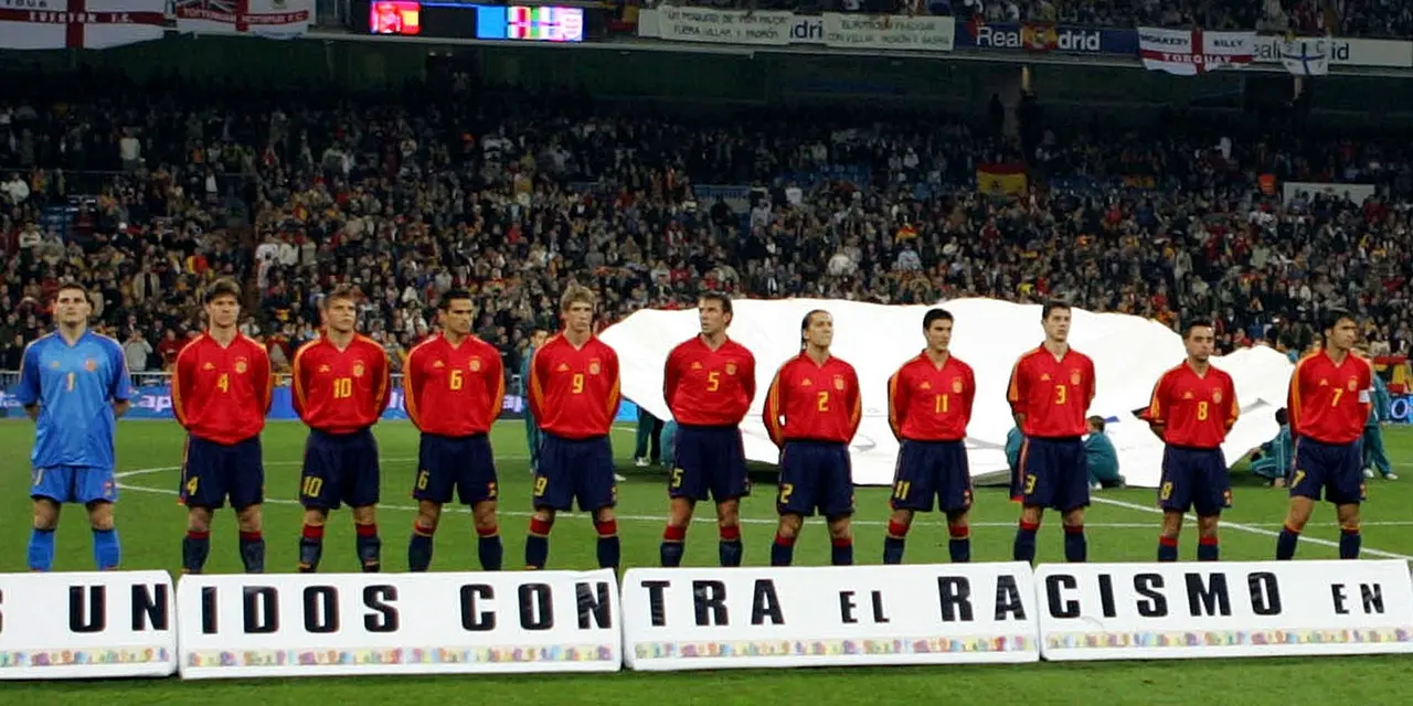 O confronto entre Argentina e Inglaterra transcende o futebol e se torna uma prova de fogo global na luta contra o racismo no esporte. Saiba os detalhes.