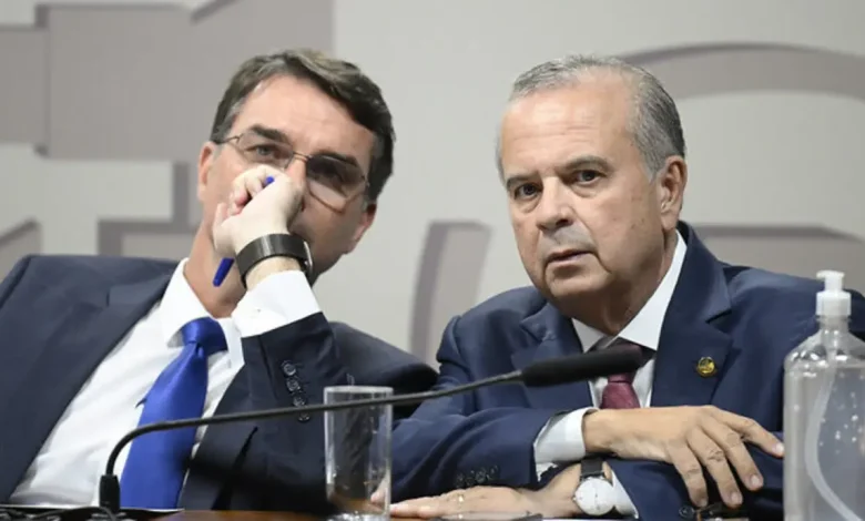 A pré-campanha de Flávio Bolsonaro esclarece que não existem tratativas ou acordos com o Republicanos visando uma indicação futura ao Supremo Tribunal Federal.