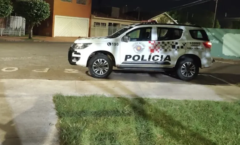 A Patrulha Municipal de Paraguaçu Paulista agiu rapidamente para impedir um furto em uma escola no Jardim Europa. Suspeito foi preso em flagrante. Confira.
