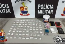 Policiais militares realizaram a prisão em flagrante de um casal por tráfico de drogas em Ibirarema. Apreensão inclui cocaína e itens para venda.
