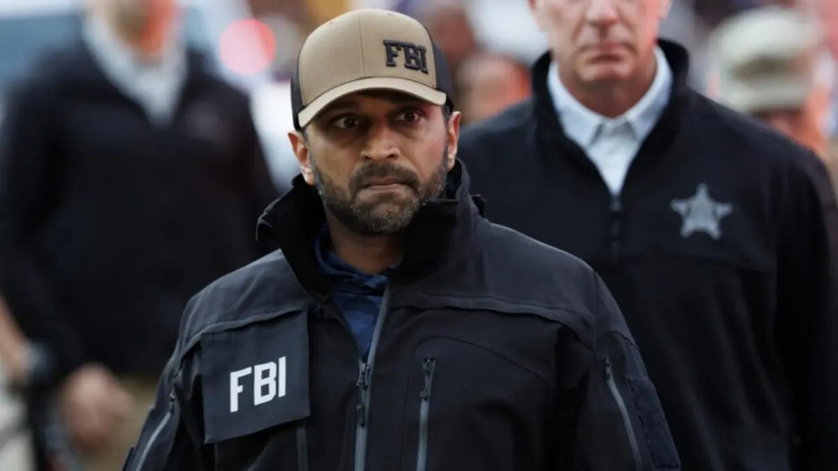 FBI investiga tentativa de explosão em prédios governamentais 6 Departamento de contraterrorismo do FBI apura ameaça e tentativa de explosão contra instalações do governo. Entenda os desdobramentos desta investigação.