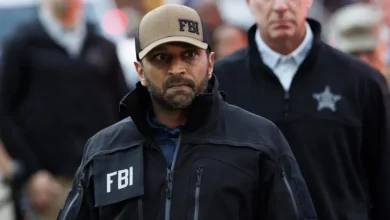 Em uma ofensiva sem precedentes, o FBI neutralizou mais de 100 espiões estrangeiros, a maioria ligada à China, protegendo a segurança nacional americana.