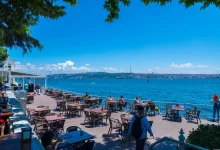 Decisão da Turquia de vetar navio de cruzeiro LGBTQ+ sob alegação de 'valores familiares' provoca protestos internacionais e acende alerta no turismo.