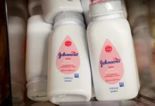 A Johnson & Johnson apresentou resultados financeiros sólidos, superando projeções de lucro e elevando suas expectativas de crescimento para 2026.