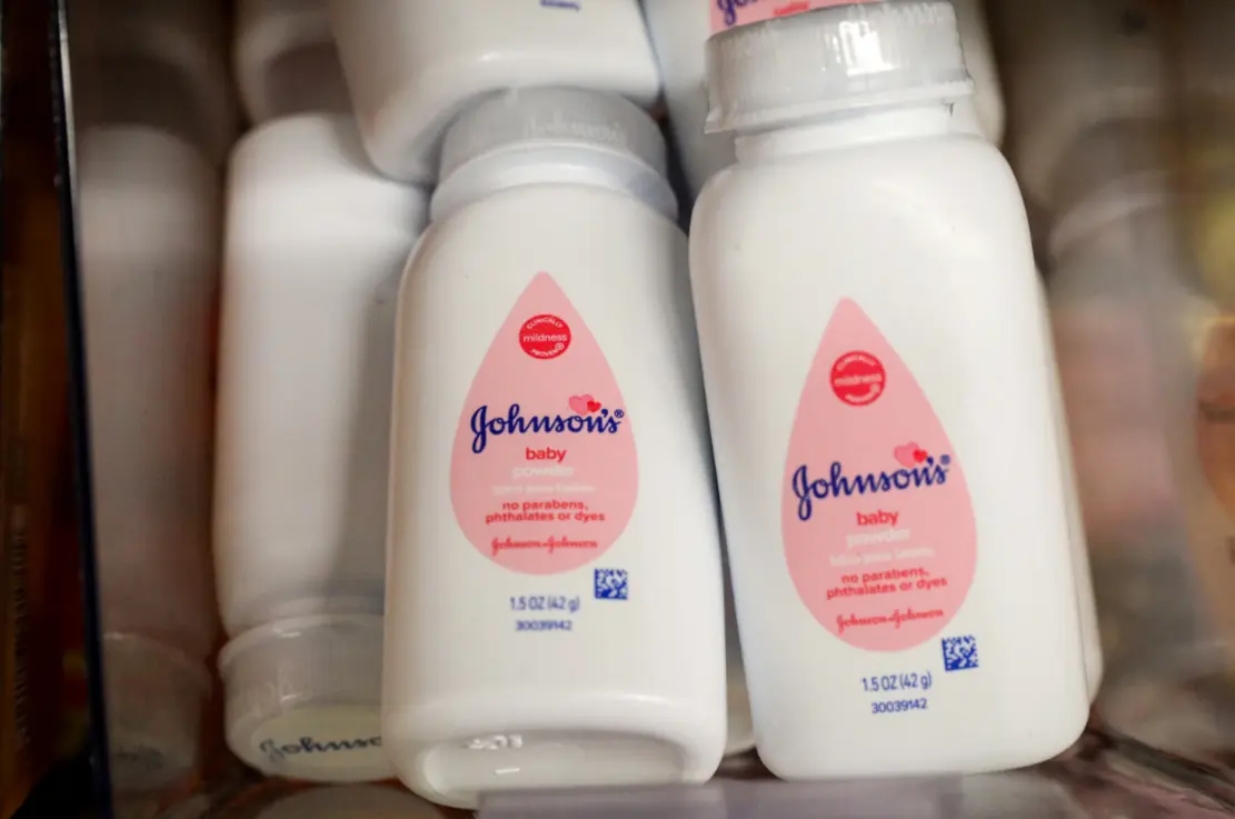A Johnson & Johnson apresentou resultados financeiros sólidos, superando projeções de lucro e elevando suas expectativas de crescimento para 2026.