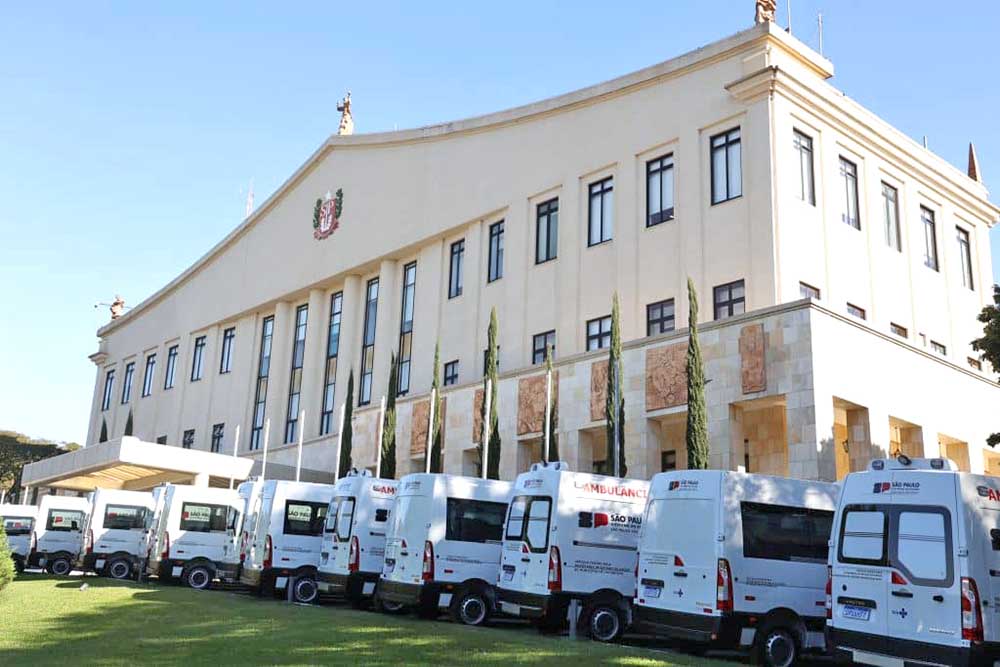 Entrega faz parte da estrategia estadual de fortalecer a rede publica de saude e apoiar as administracoes municipais na oferta de transporte sanitario
