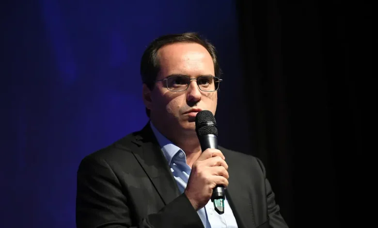 Entenda as movimentações do mercado financeiro e a expectativa por um rigoroso ajuste fiscal no Brasil logo após o período eleitoral.
