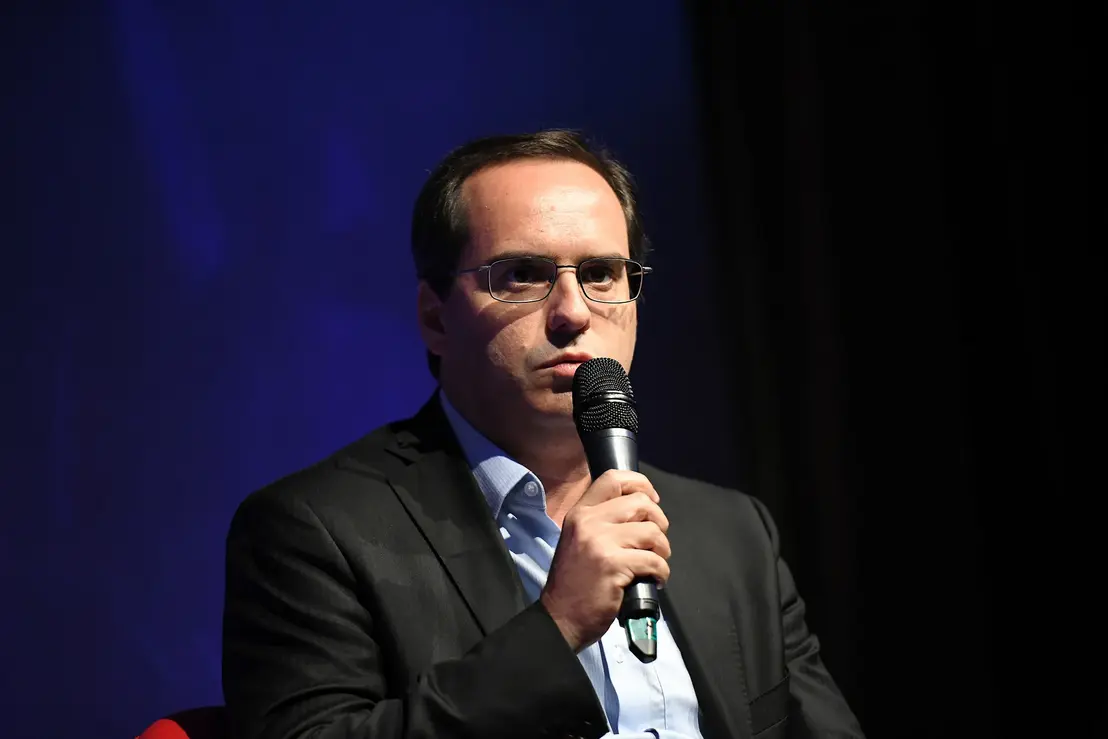Ajuste fiscal pós-eleição: o que esperar da economia brasileira 6 Entenda as movimentações do mercado financeiro e a expectativa por um rigoroso ajuste fiscal no Brasil logo após o período eleitoral.