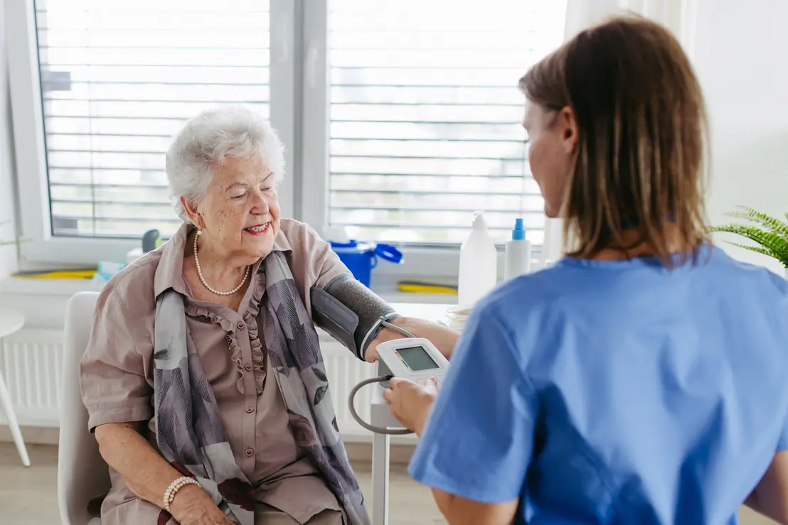 Entenda como identificar o colesterol hereditário, uma condição genética que exige atenção médica e diagnóstico precoce para evitar graves problemas cardíacos.