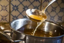 O inverno chegou e a vontade de comer alimentos calóricos aumenta. Descubra estratégias práticas para manter sua dieta saudável nesta estação.