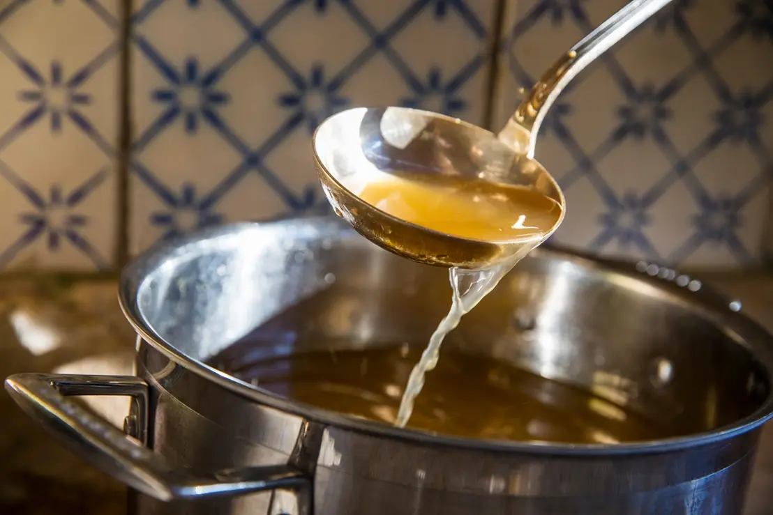 Como manter a dieta saudável durante o frio do inverno 6 O inverno chegou e a vontade de comer alimentos calóricos aumenta. Descubra estratégias práticas para manter sua dieta saudável nesta estação.