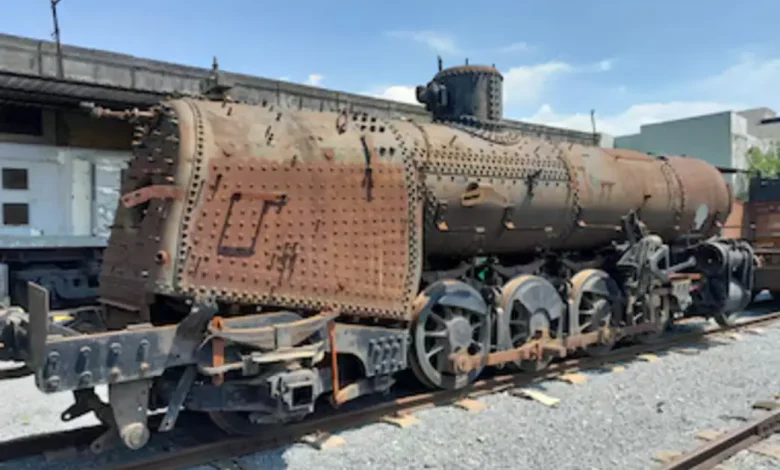 Uma rara locomotiva a vapor, peça chave da Revolução de 1932, está sendo restaurada em Cruzeiro para retornar aos trilhos paulistas como atração turística.