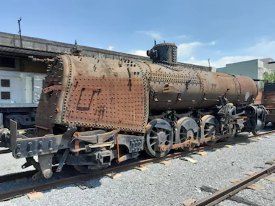 Maria Fumaça histórica da Revolução de 32 volta aos trilhos 6 Uma rara locomotiva a vapor, peça chave da Revolução de 1932, está sendo restaurada em Cruzeiro para retornar aos trilhos paulistas como atração turística.