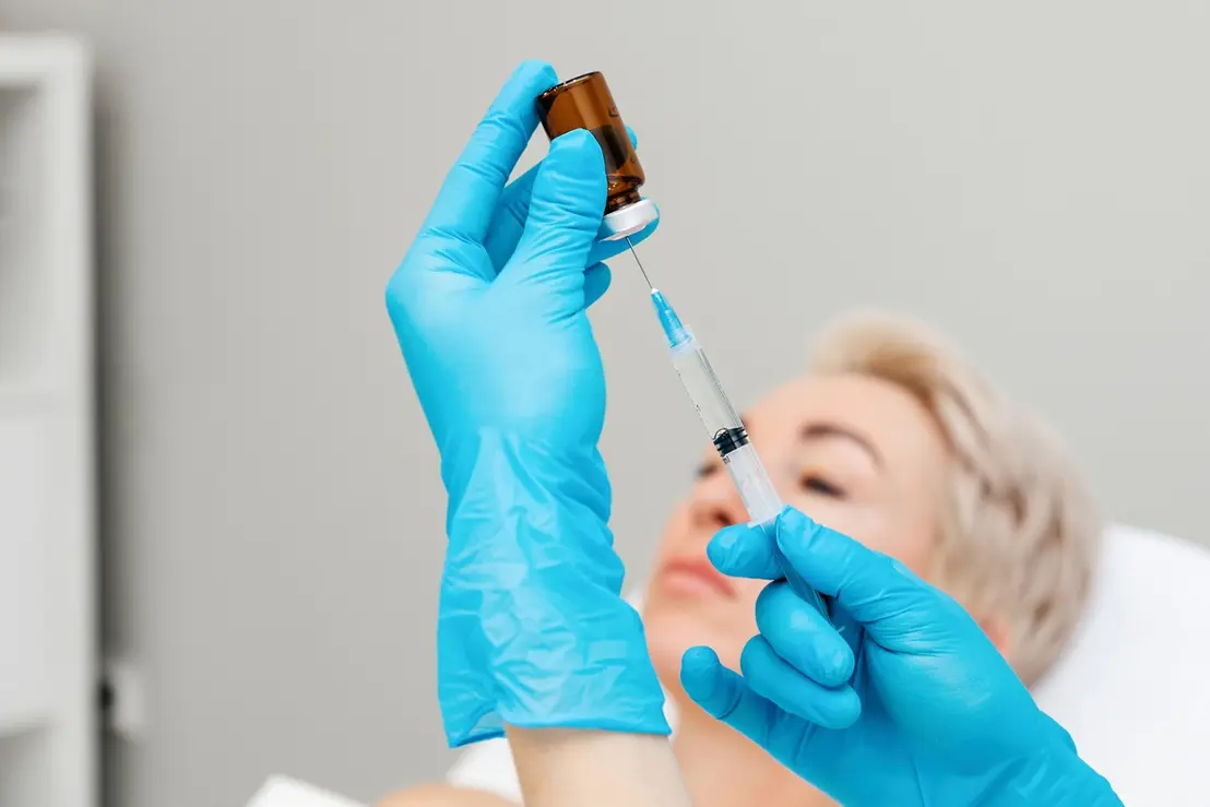 O Conselho Federal de Odontologia determinou a proibição do uso de polimetilmetacrilato (PMMA) para fins estéticos. Saiba os riscos e as novas normas.