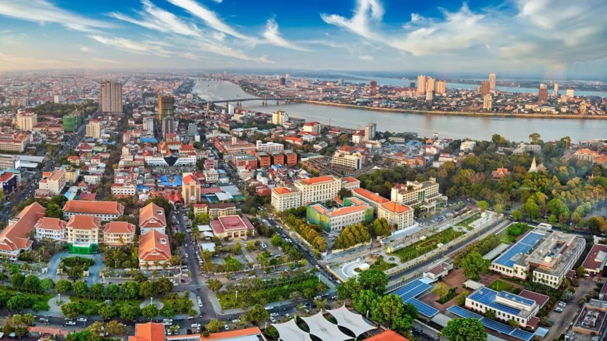 PF desmantela rede internacional de tráfico de pessoas no Camboja 6 Polícia Federal deflagra operação contra organização criminosa que aliciava brasileiros para golpes cibernéticos no Camboja. Entenda o esquema.