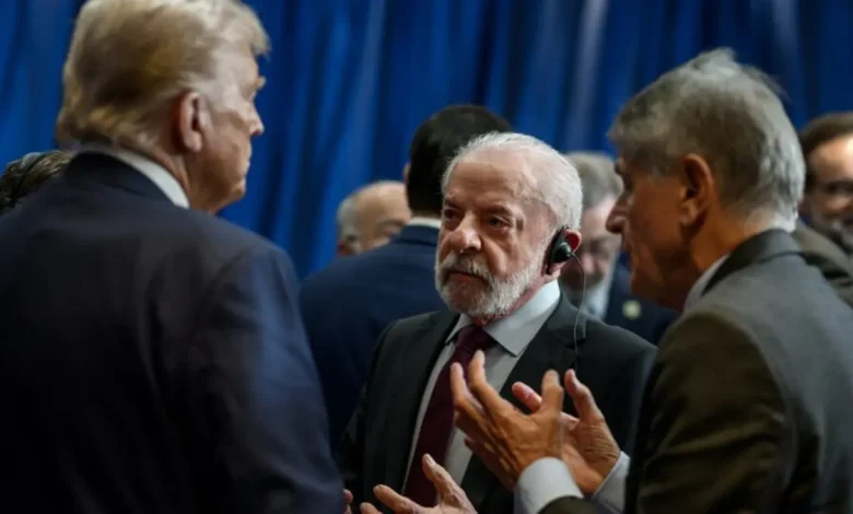 Analistas discutem o impacto e a viabilidade de uma possível atuação dos EUA contra facções criminosas que operam no Brasil e possuem conexões internacionais.