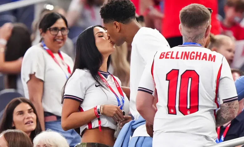 O craque Jude Bellingham vive um novo capítulo amoroso de forma discreta. Descubra os detalhes sobre a vida pessoal da estrela do futebol mundial.