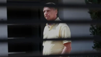 A restrição de visitas a Jair Bolsonaro levanta questões jurídicas e éticas. Entenda os argumentos sobre a proibição de encontros com Flávio Bolsonaro.