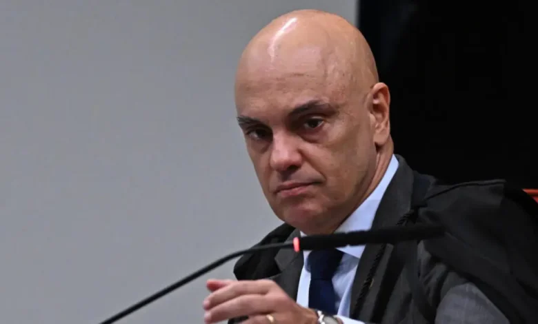 Uma juíza americana negou o pedido do governo brasileiro para que a plataforma Rumble se manifestasse sobre decisões judiciais de Alexandre de Moraes.