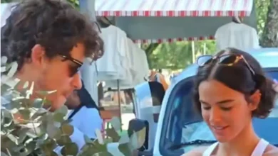 Bruna Marquezine e Shawn Mendes são vistos em feira no Rio 2 A atriz Bruna Marquezine e o cantor Shawn Mendes foram flagrados juntos em uma feira livre no Rio de Janeiro. Confira os detalhes desse encontro inesperado.