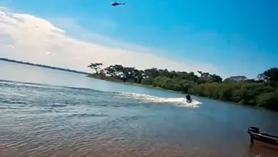 Buscas por morador desaparecido no Rio Paranapanema seguem 2 Equipes de resgate intensificam as buscas por um morador de Cruzália que desapareceu no Rio Paranapanema. Acompanhe os detalhes da operação de busca.