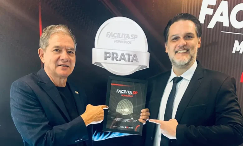 Quatá recebe o Selo Prata do Programa Facilita SP após reduzir o tempo de abertura de empresas e modernizar a gestão pública. Confira todos os detalhes!