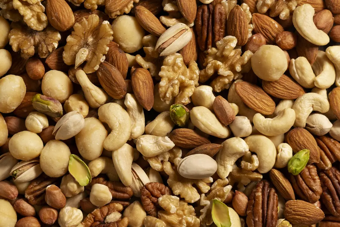 Guia das Castanhas: Benefícios e Como Incluir na Dieta 6 Descubra os benefícios das principais castanhas para a saúde e aprenda como incluir esses poderosos nutrientes no seu cardápio diário com nosso guia prático.