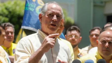Ciro Gomes sinaliza aliança com Caiado para eleições de 2026 2 Movimentações políticas para 2026 ganham força com Ciro Gomes sinalizando apoio a Ronaldo Caiado, enquanto nomes como Flávio Bolsonaro perdem protagonismo.