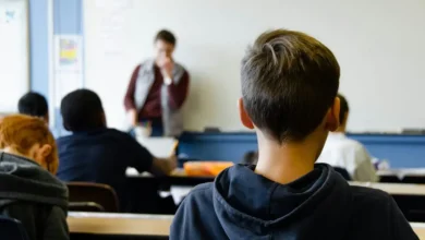 O Ministério Público do Ceará notificou um colégio católico após denúncias de imposição de atividades confessionais a estudantes. Confira os detalhes.