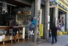 A confiança do consumidor brasileiro apresentou retração em julho, impactada por uma percepção negativa sobre a situação econômica atual do país.